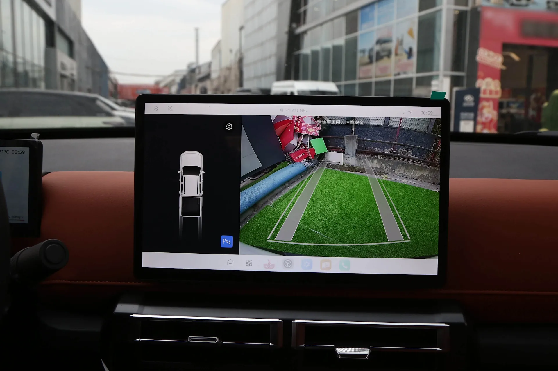 Представлены Maxus Interstellar L, Interstellar EV и Maxus T60 2026